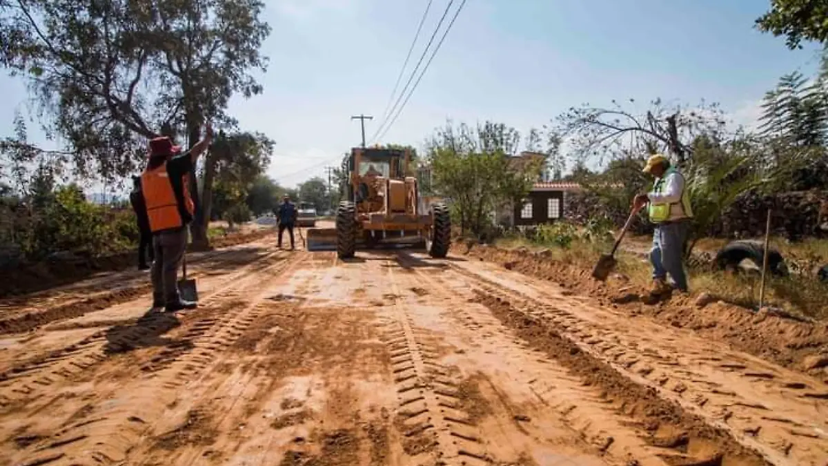 De forma constante, la ciudadanía demanda obra en vialidades.  Cortesía Gobierno SJR.